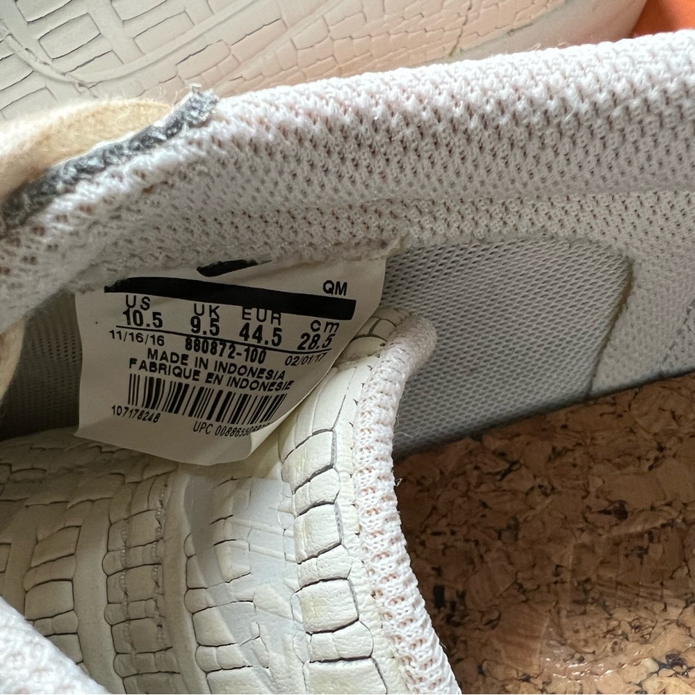 Nike Blazer Studio Low, white size 10.5 gently worn. - Picture 6 of 6